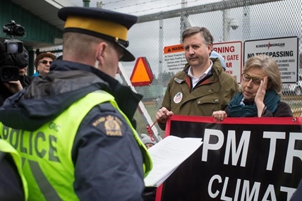 Anti-pipeline protesters continue demonstrations at Burnaby terminal | iNFOnews.ca Anti-pipeline protesters continue demonstrations at Burnaby terminal | iNFOnews.ca