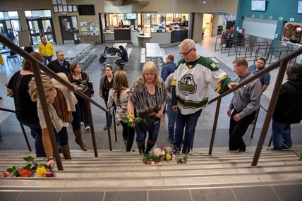 Hockey world in shock after Humboldt crash | iNFOnews.ca Hockey world in shock after Humboldt crash | iNFOnews.ca