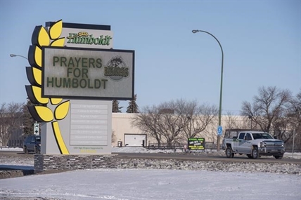 'Heroes to many:' Support offered to Humboldt students after bus crash kills 15 | iNFOnews.ca