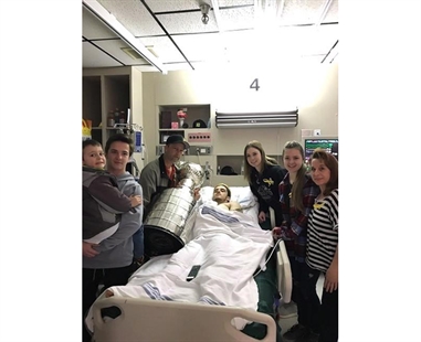 Injured Broncos cheered by Stanley Cup visit to their hospital bedsides | iNFOnews.ca