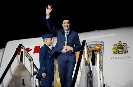 Pipeline protest greets Trudeau in London ahead of meetings with Queen, British PM | iNFOnews.ca