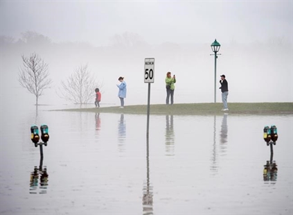 Flood waters on the St. John River force evacuation of some homes | iNFOnews.ca
