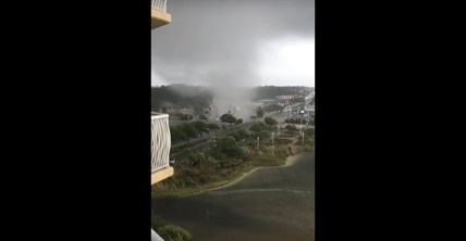 TRENDING NOW: Dramatic tornado footage | iNFOnews.ca TRENDING NOW: Dramatic tornado footage | iNFOnews.ca