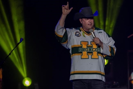 Humboldt Broncos tribute concert raises $428,000 for families affected by crash | iNFOnews.ca