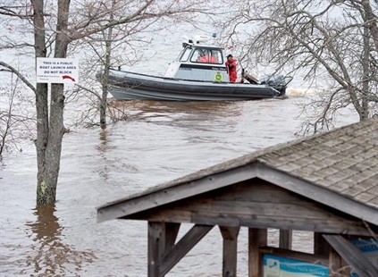 'Uber Rob' becomes symbol of N.B. resilience as record floodwaters grow | iNFOnews.ca 'Uber Rob' becomes symbol of N.B. resilience as record floodwaters grow | iNFOnews.ca