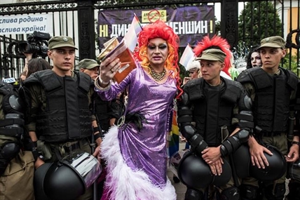 Thousands hold gay pride march in Ukrainian capital of Kyiv | iNFOnews.ca Thousands hold gay pride march in Ukrainian capital of Kyiv | iNFOnews.ca