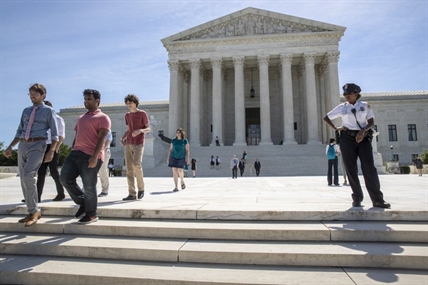 Supreme Court upholds Trump travel ban, rejects discrimination claim | iNFOnews.ca Supreme Court upholds Trump travel ban, rejects discrimination claim | iNFOnews.ca