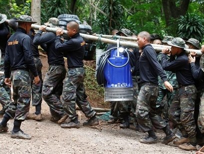Thais fight water and oxygen levels in cave as diver dies | iNFOnews.ca