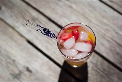 Surge in demand for paper, glass straws a boon for plastic alternatives firms | iNFOnews.ca