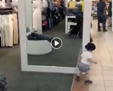 TRENDING NOW: Adorable little boy looks for the boy in mirror | iNFOnews.ca TRENDING NOW: Adorable little boy looks for the boy in mirror | iNFOnews.ca