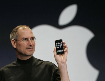 Financial fruit: Apple becomes 1st trillion-dollar company | iNFOnews.ca Financial fruit: Apple becomes 1st trillion-dollar company | iNFOnews.ca