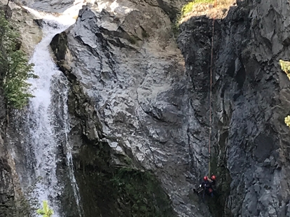 Fall from North Okanagan waterfall prompts warning about dangerous selfies | iNFOnews.ca