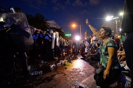 Romanians protest govt corruption for a 2nd straight day | iNFOnews.ca