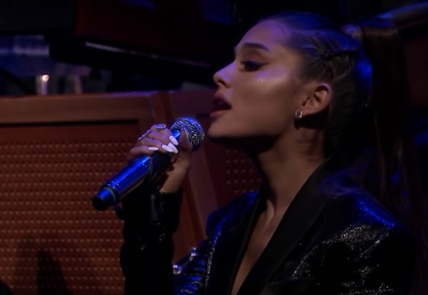 TRENDING NOW: Ariana Grande's tribute to Aretha Franklin | iNFOnews.ca