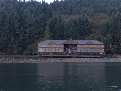 Fishing lodge breaks from mooring, runs around on Haida Gwaii | iNFOnews.ca