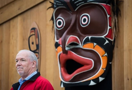 B.C. premier apologizes for removal of 1950s totem pole at Canada-U.S. border | iNFOnews.ca