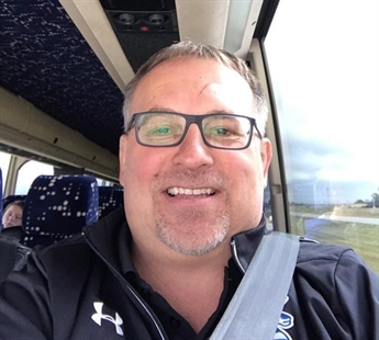 Coaches, players on Alberta university rugby team buckle up for the Broncos | iNFOnews.ca