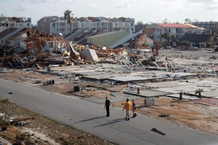 iN VIDEO: 'Unimaginable destruction': Hurricane smashes rows of houses | iNFOnews.ca