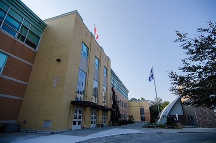 Violent hazing at Toronto private school goes back decades, alumnus claims | iNFOnews.ca