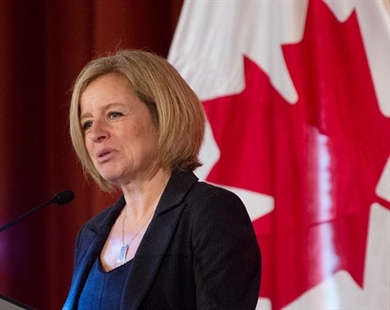 Alberta buying its own rail cars to move oil without feds, Notley says | iNFOnews.ca