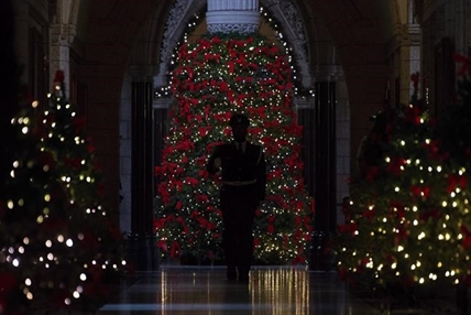 CBC puts controversial holiday song 'Baby, It's Cold Outside' back on playlists | iNFOnews.ca