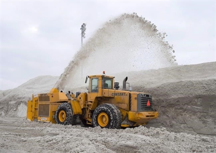 Drones, wood chips and beet brine now part of cities' arsenal in war on winter | iNFOnews.ca