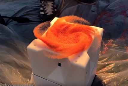 TRENDING NOW: Genius glitter bomb foils package thieves | iNFOnews.ca