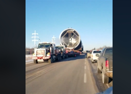 TRENDING NOW: Now that is a wide load | iNFOnews.ca