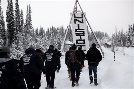 Wet'suwet'en strike tentative deal with RCMP allowing access to protect camp | iNFOnews.ca Wet'suwet'en strike tentative deal with RCMP allowing access to protect camp | iNFOnews.ca