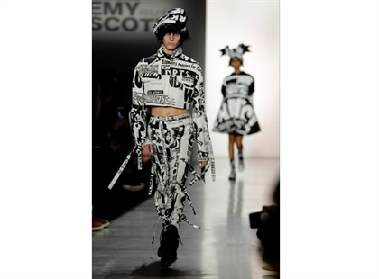 Extra! Jeremy Scott makes news (literally) on the runway | iNFOnews.ca