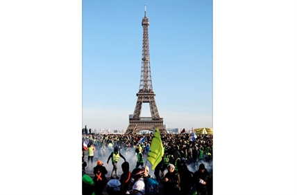 French yellow vest protesters seek momentum on 15th week | iNFOnews.ca