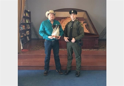 Century-old Blackfoot headdress found in thrift store returned to First Nation | iNFOnews.ca