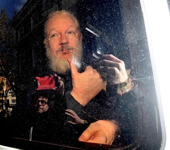 WikiLeaks' Assange arrested in London to face new charges in U.S. | iNFOnews.ca