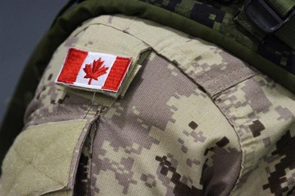 Military shaves restrictions on women in uniform wearing ponytails | iNFOnews.ca Military shaves restrictions on women in uniform wearing ponytails | iNFOnews.ca