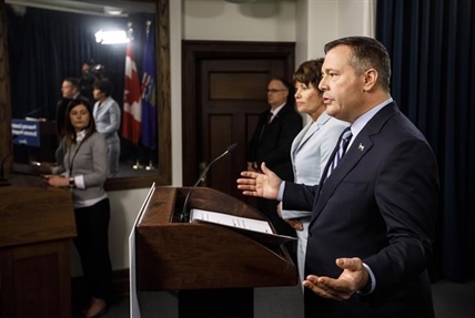 B.C. takes Alberta to court on law that could see gasoline exports cut | iNFOnews.ca