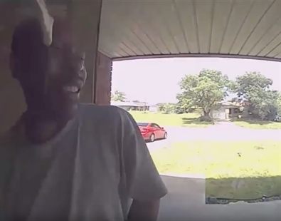 TRENDING NOW: Not the greeting he was expecting at the front door | iNFOnews.ca