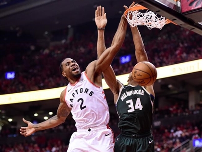 Raptors fans spill onto the streets ahead of potentially historic game | iNFOnews.ca Raptors fans spill onto the streets ahead of potentially historic game | iNFOnews.ca