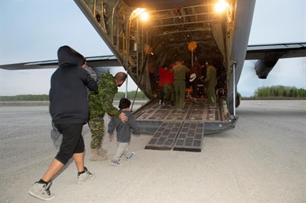 Number of evacuees from Pikangikum First Nation hits 1,500 as wildfire grows | iNFOnews.ca Number of evacuees from Pikangikum First Nation hits 1,500 as wildfire grows | iNFOnews.ca