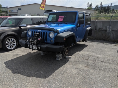 Thief rolls away from North Okanagan car lot with stolen wheels in shopping cart | iNFOnews.ca