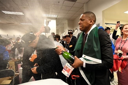 Raptors president Masai Ujiri accused of assaulting sheriff's deputy in Oakland | iNFOnews.ca Raptors president Masai Ujiri accused of assaulting sheriff's deputy in Oakland | iNFOnews.ca
