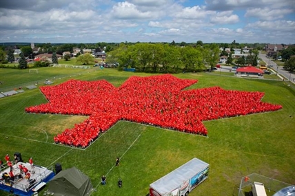 Ontario community sets Guinness World Record for largest human maple leaf | iNFOnews.ca Ontario community sets Guinness World Record for largest human maple leaf | iNFOnews.ca