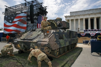 iN VIDEO: Military hardware at Lincoln Memorial for Trump's big July 4 | iNFOnews.ca