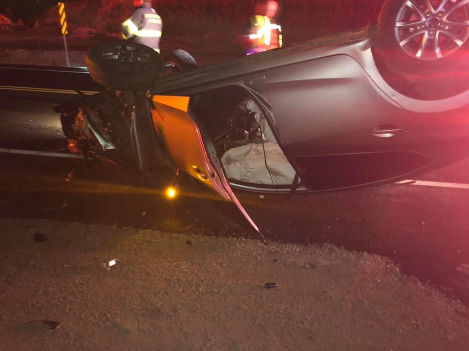 Car rolls onto roof in Glenmore Road accident | iNFOnews.ca