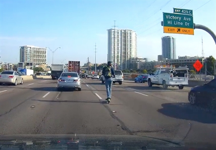 TRENDING NOW: Dude is riding a Lime scooter on the freeway | iNFOnews.ca