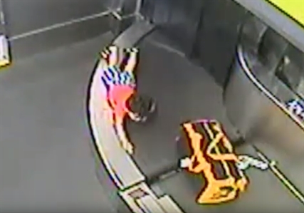 TRENDING NOW: Harrowing ride for toddler on airport luggage belt | iNFOnews.ca TRENDING NOW: Harrowing ride for toddler on airport luggage belt | iNFOnews.ca
