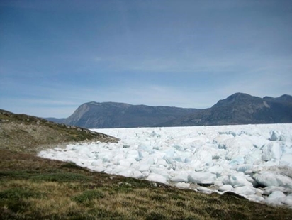 iN PHOTOS: Walloped by heat wave, Greenland sees massive ice melt | iNFOnews.ca iN PHOTOS: Walloped by heat wave, Greenland sees massive ice melt | iNFOnews.ca