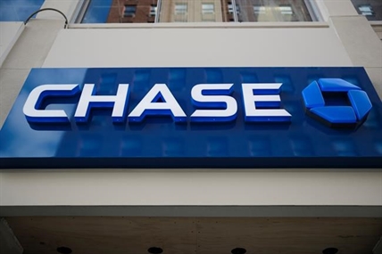 Chase Bank wipes out all outstanding credit card debt owed by Canadian users | iNFOnews.ca