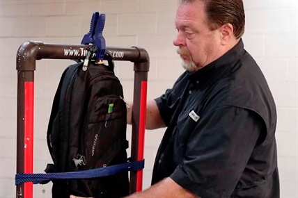 Mass shootings give rise to bullet-resistant backpacks in the U.S. | iNFOnews.ca Mass shootings give rise to bullet-resistant backpacks in the U.S. | iNFOnews.ca