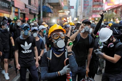 Chrystia Freeland condemns violence in Hong Kong, sparking backlash from China | iNFOnews.ca