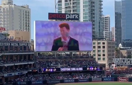 TRENDING NOW: Here's how a stadium 'Rick Rolled' visiting Red Sox fans | iNFOnews.ca
